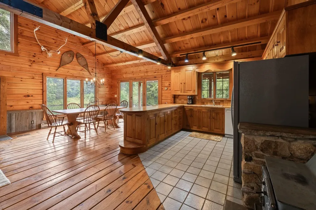 830 Old Schoolhouse Road Newbury VT 05051