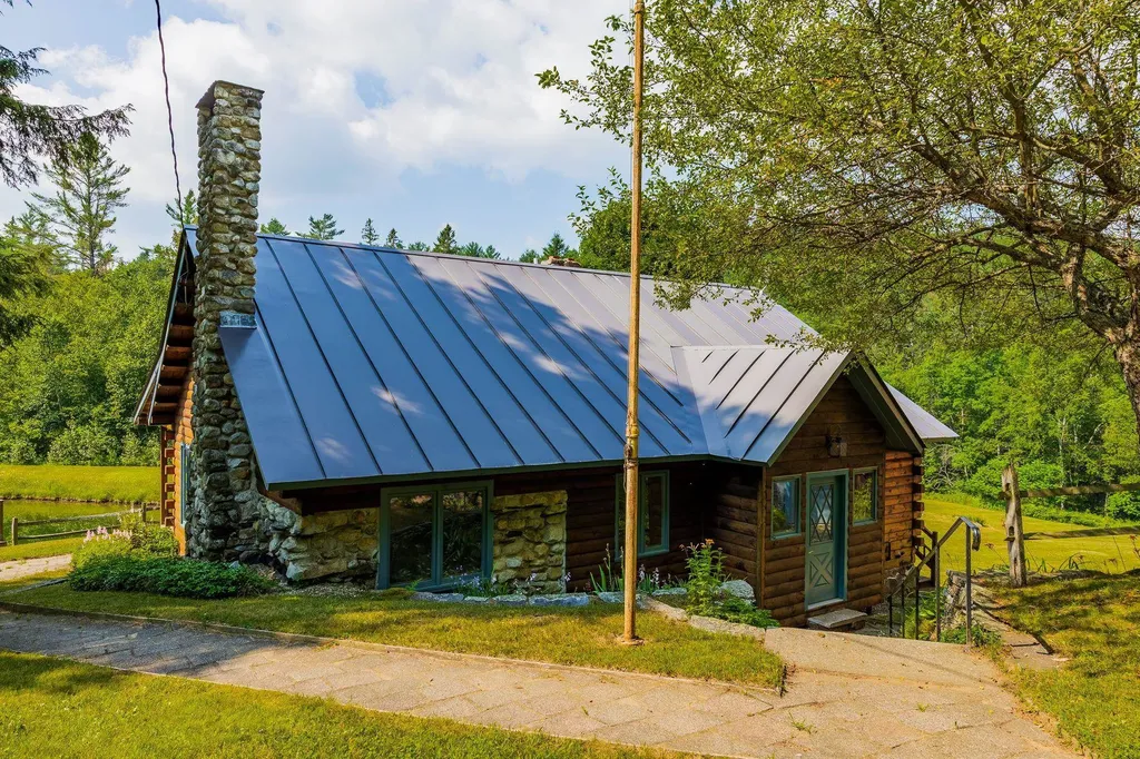 830 Old Schoolhouse Road Newbury VT 05051