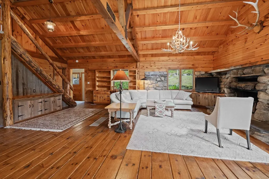 830 Old Schoolhouse Road Newbury VT 05051
