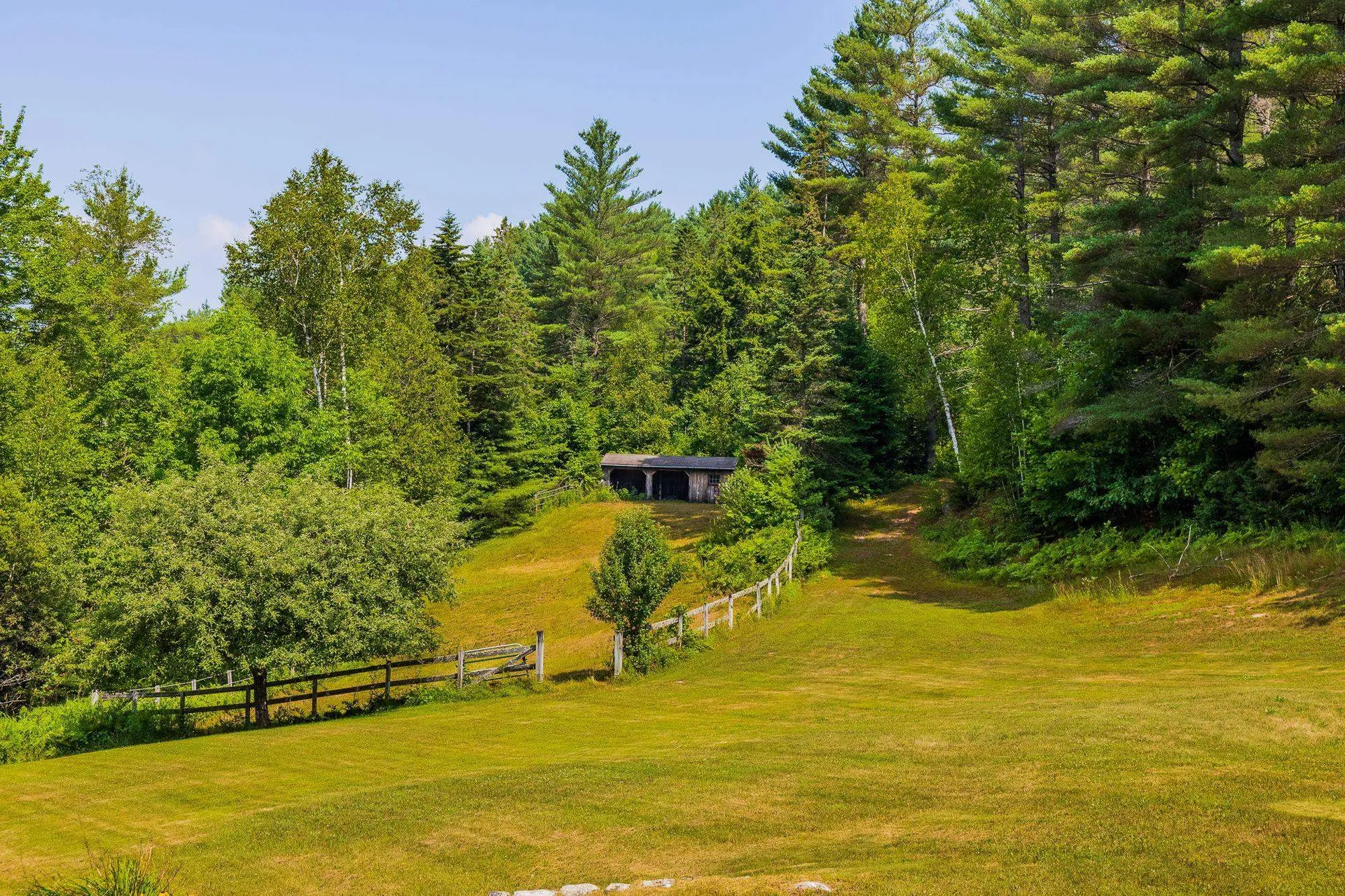 830 Old Schoolhouse Road Newbury VT 05051