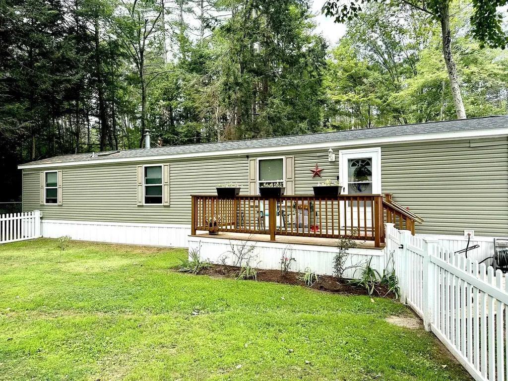 6 Cardinal Circle Keene NH 03431