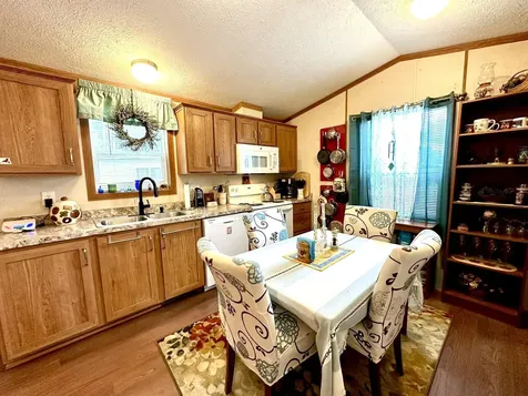 6 Cardinal Circle Keene NH 03431