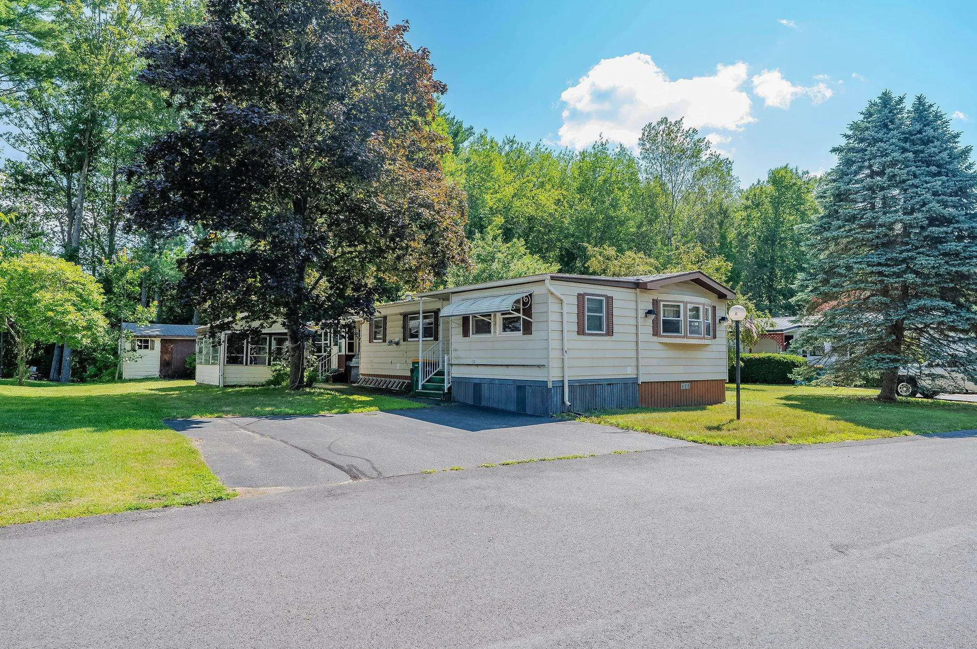 9 S Blueberry Lane Rochester NH 03867