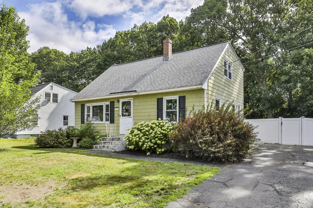 98 Appleside Drive Nashua NH 03060