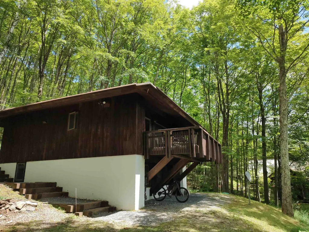 219 Sparrow Hawk Road Rochester VT 05767