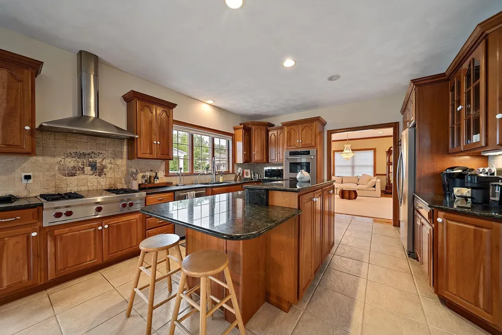 20 Gillis Terrace Salem NH 03079