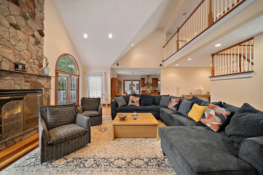 20 Gillis Terrace Salem NH 03079