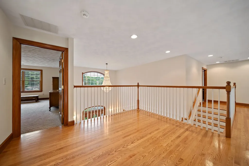 20 Gillis Terrace Salem NH 03079