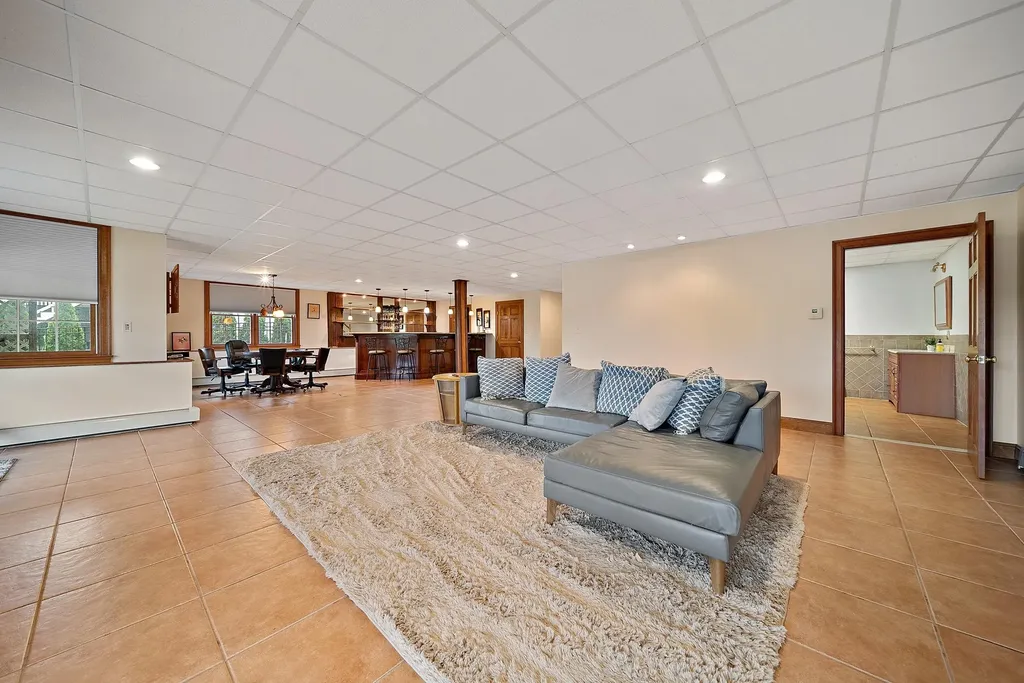 20 Gillis Terrace Salem NH 03079