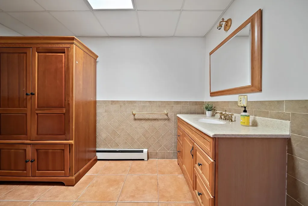 20 Gillis Terrace Salem NH 03079