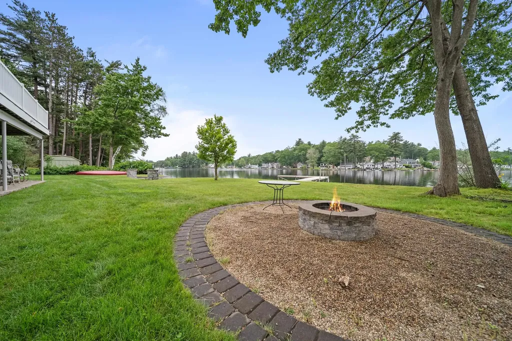 20 Gillis Terrace Salem NH 03079