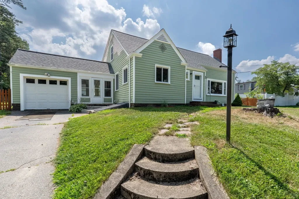 15 Hyatt Avenue Haverhill MA 01835