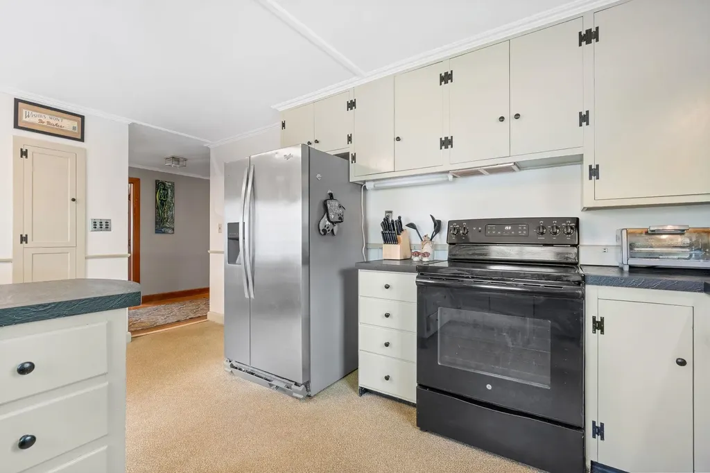 15 Hyatt Avenue Haverhill MA 01835