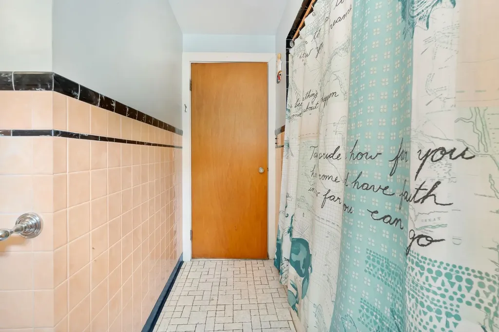 15 Hyatt Avenue Haverhill MA 01835