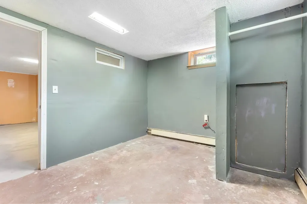 15 Hyatt Avenue Haverhill MA 01835