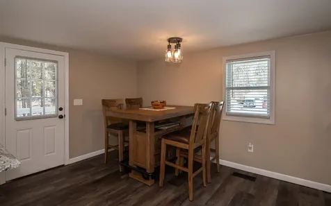 25 Bartlett Street Kingston NH 03848
