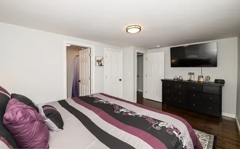 25 Bartlett Street Kingston NH 03848
