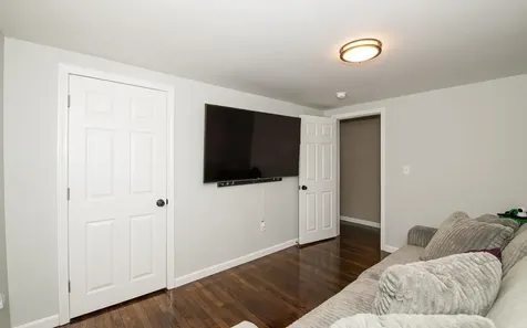 25 Bartlett Street Kingston NH 03848