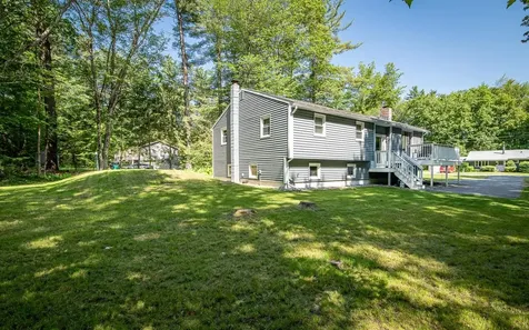 25 Bartlett Street Kingston NH 03848