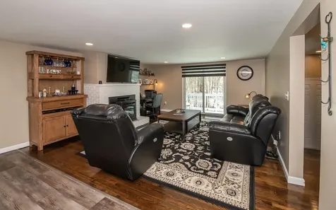 25 Bartlett Street Kingston NH 03848