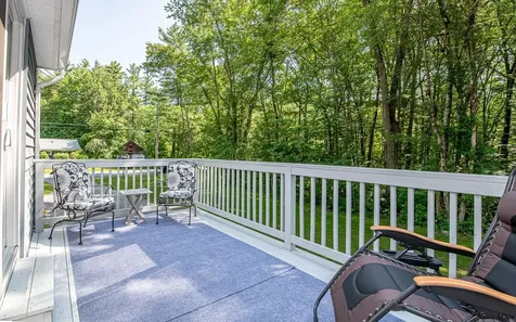 25 Bartlett Street Kingston NH 03848