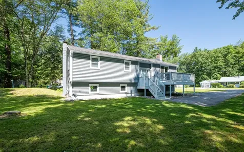 25 Bartlett Street Kingston NH 03848
