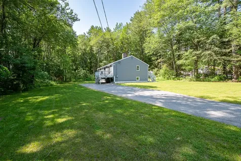 25 Bartlett Street Kingston NH 03848