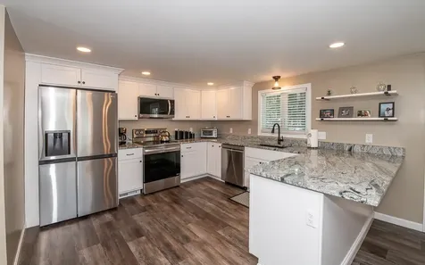 25 Bartlett Street Kingston NH 03848