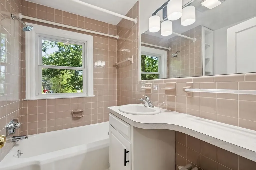 3 Coolidge Drive Portsmouth NH 03801