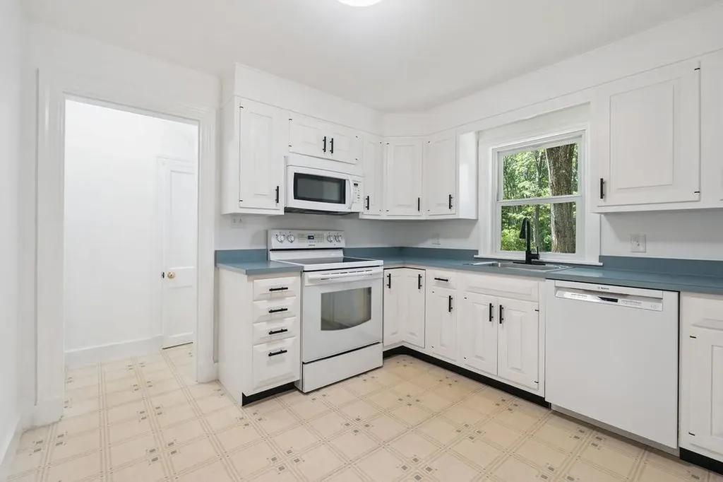 3 Coolidge Drive Portsmouth NH 03801