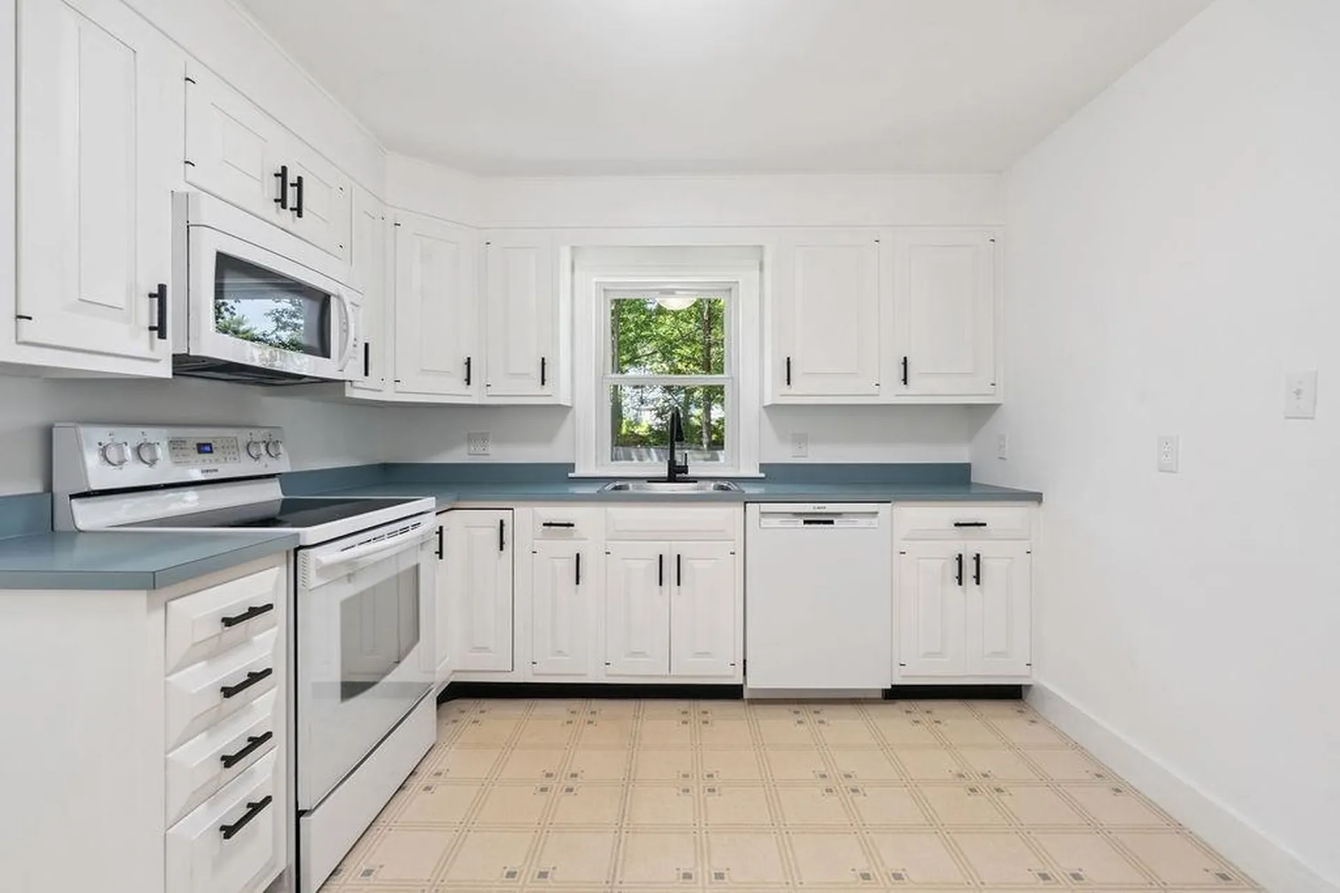 3 Coolidge Drive Portsmouth NH 03801