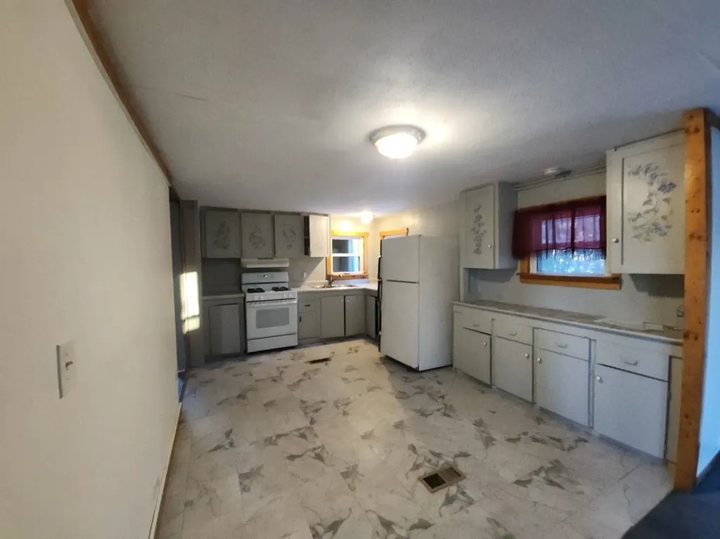 20 Elmwood Trailer Park Road Danbury NH 03230