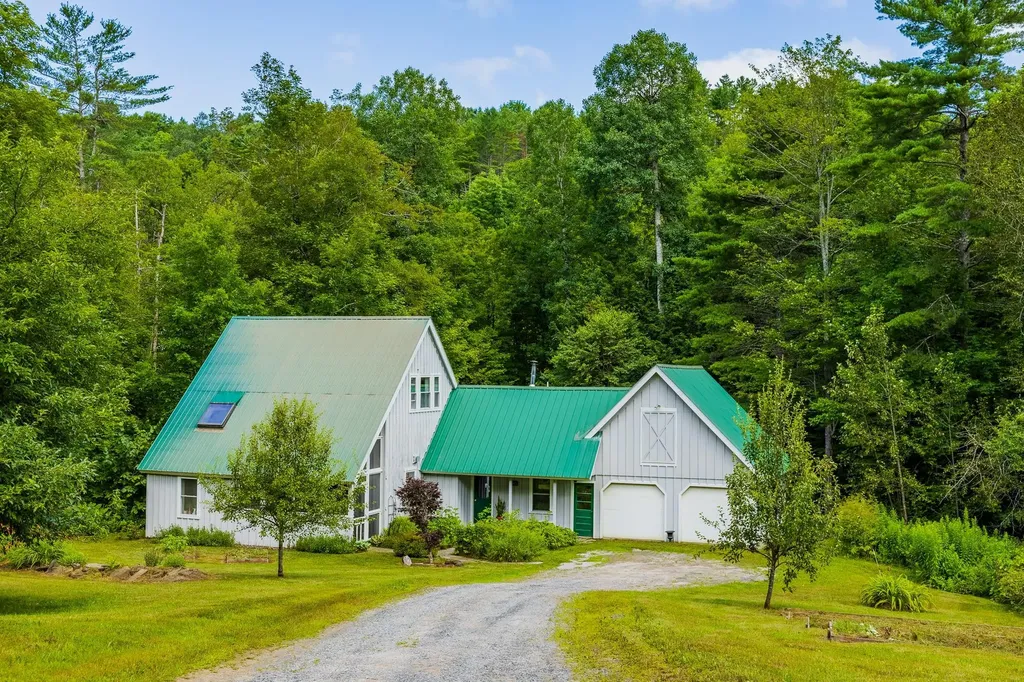 580 Moore Road Sharon VT 05065