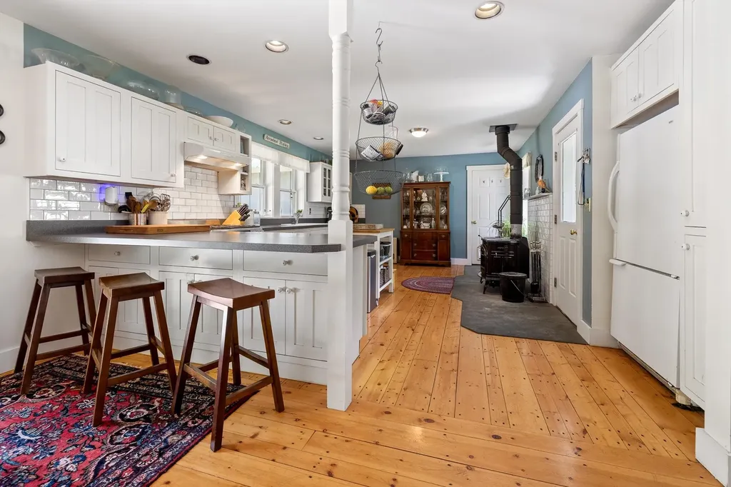 580 Moore Road Sharon VT 05065