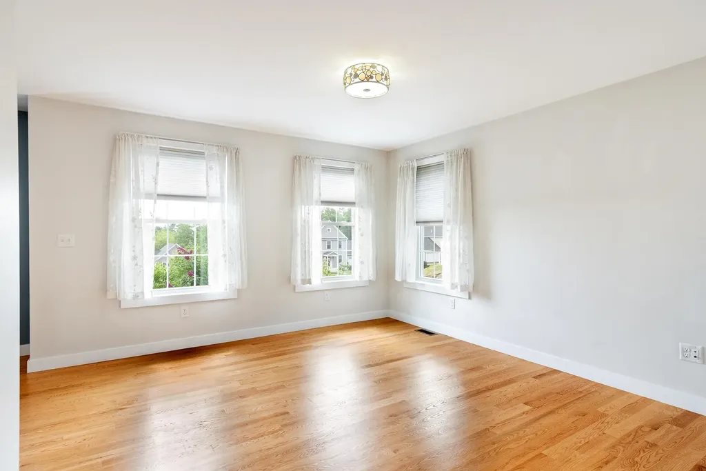 35 Thatcher Way Barrington NH 03825