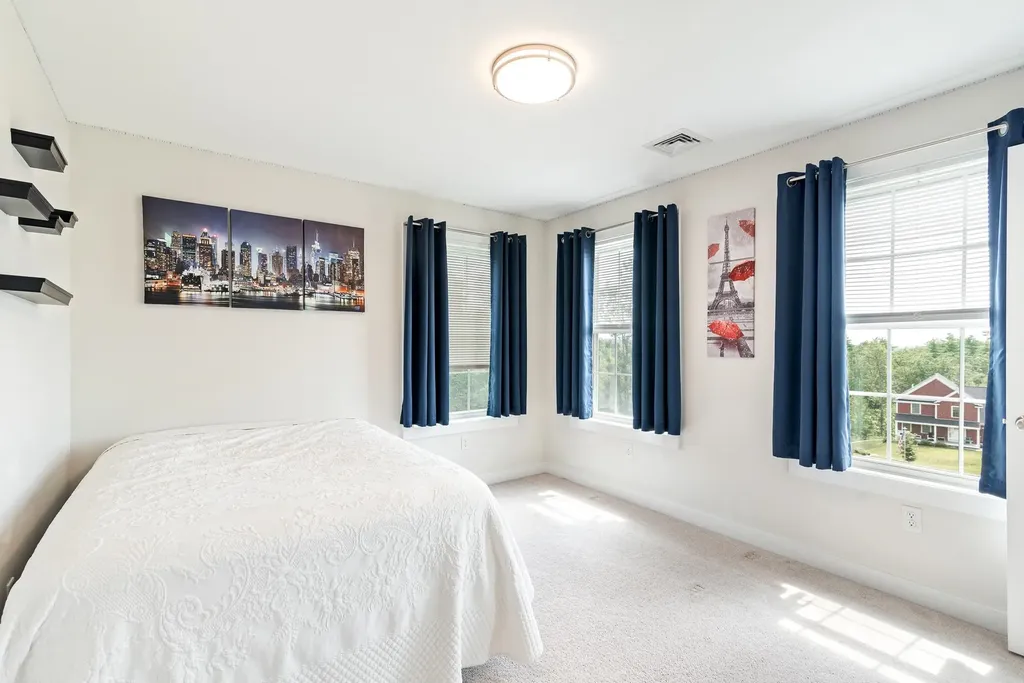 35 Thatcher Way Barrington NH 03825