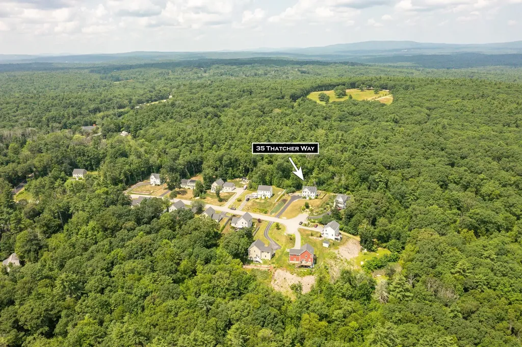 35 Thatcher Way Barrington NH 03825
