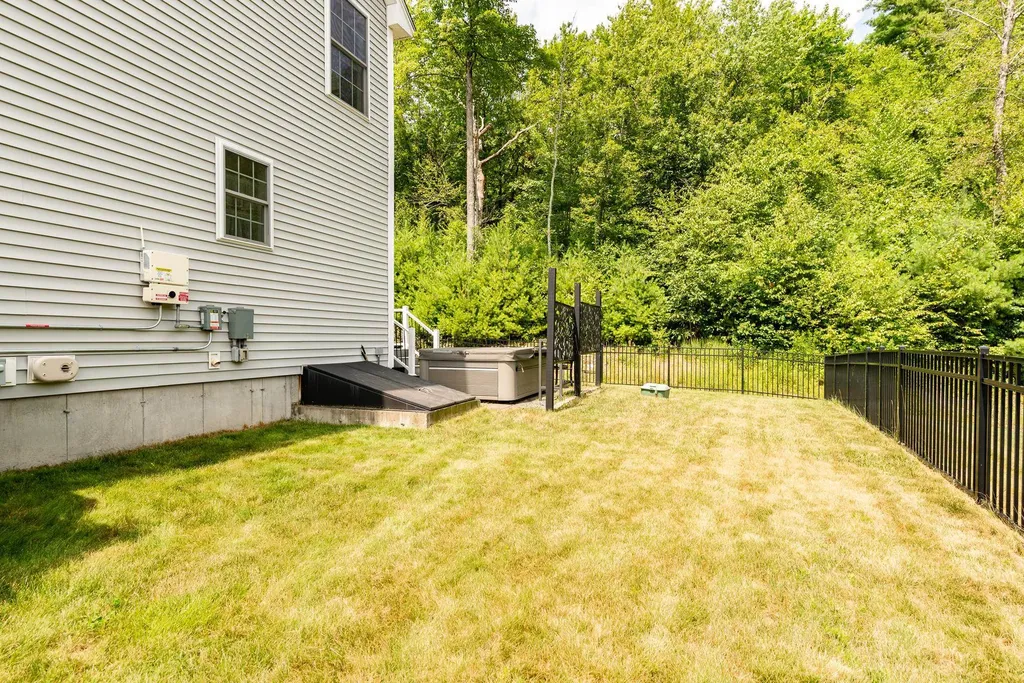 35 Thatcher Way Barrington NH 03825
