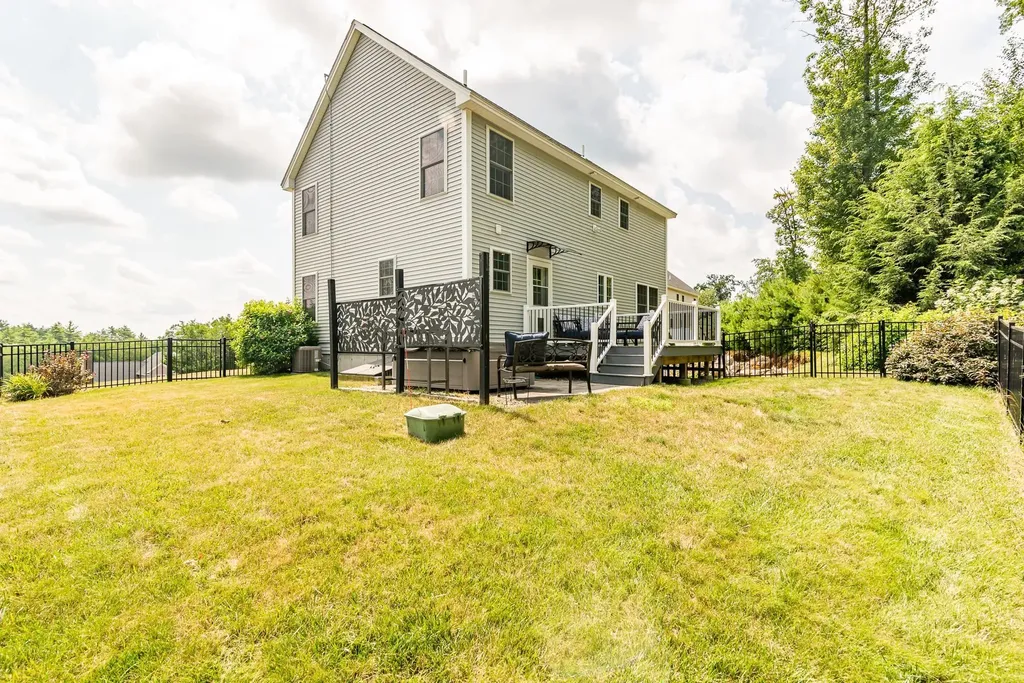 35 Thatcher Way Barrington NH 03825