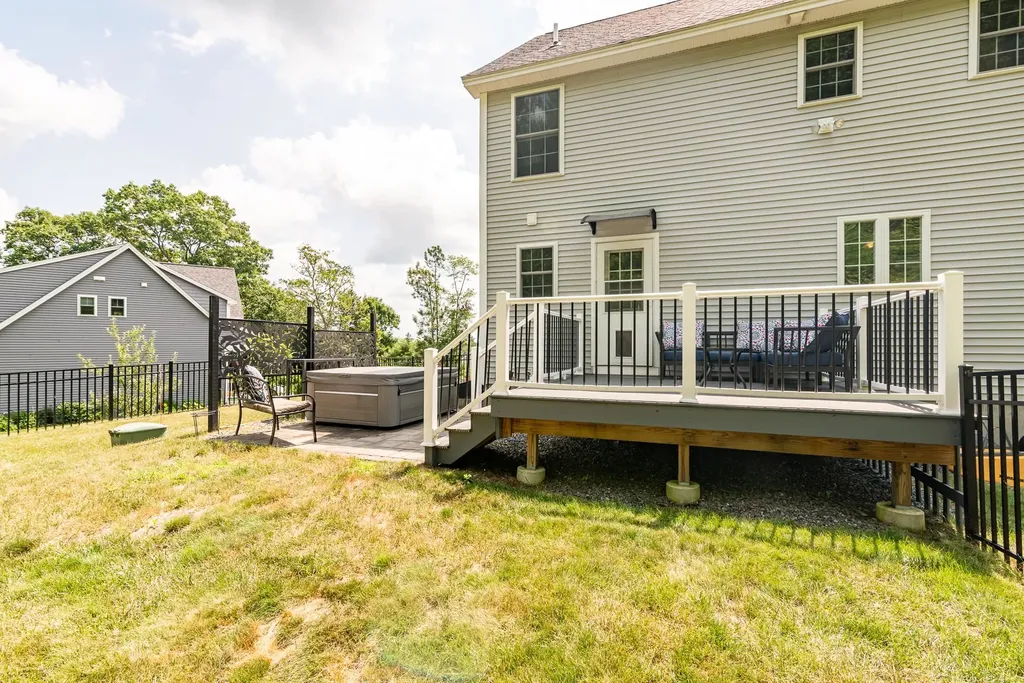 35 Thatcher Way Barrington NH 03825