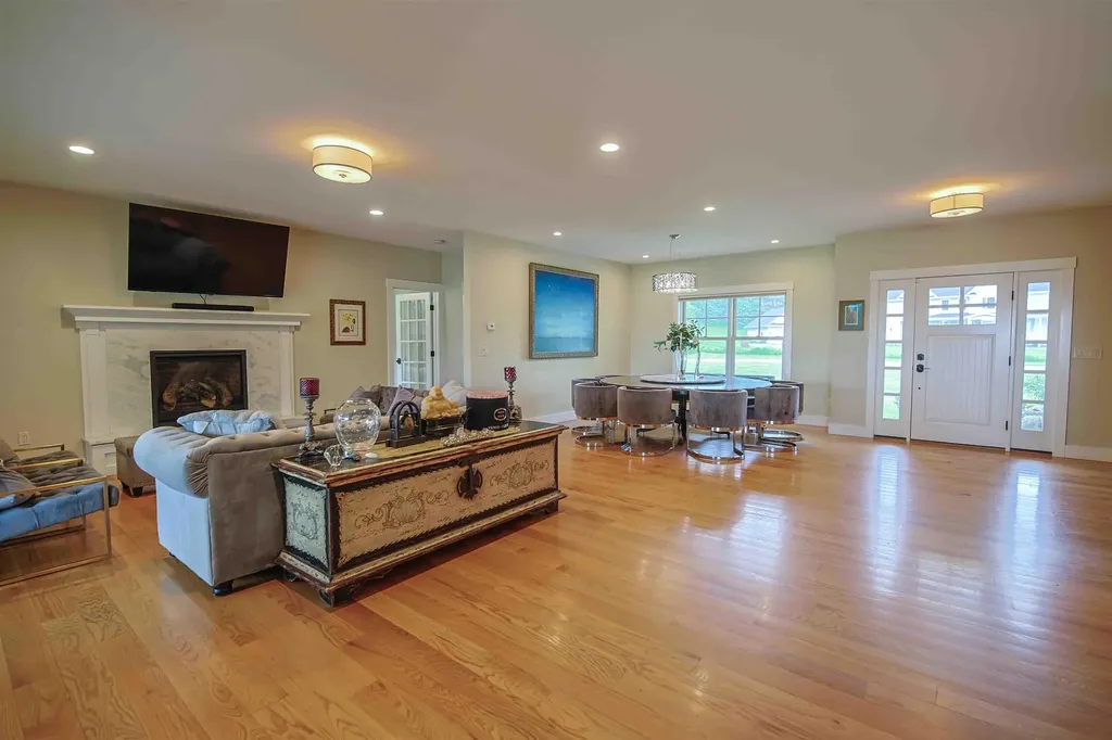 25 Fosters Drive Dover NH 03820