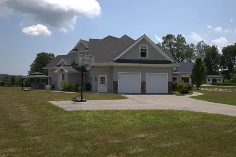 25 Fosters Drive Dover NH 03820