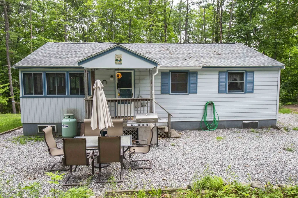 6 Beach Street Alton NH 03810