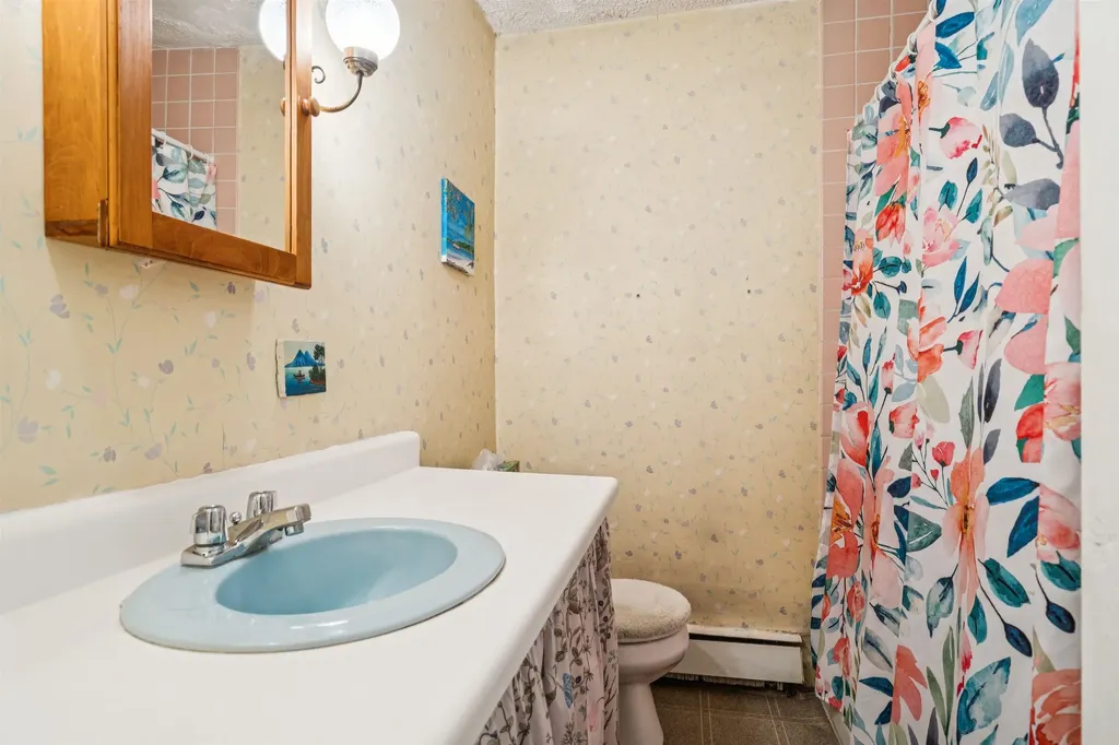 38 Cardinal Drive Hartford VT 05088
