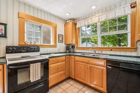 38 Cardinal Drive Hartford VT 05088