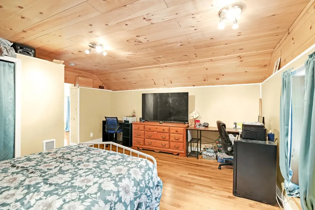 191 Main Street Alton NH 03809