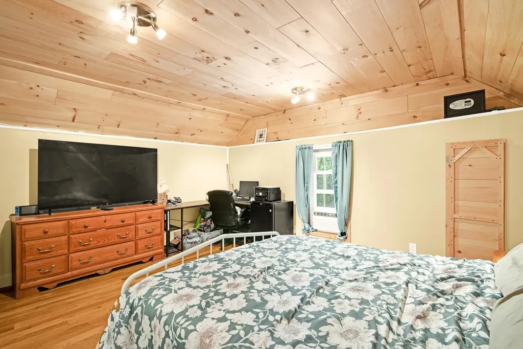 191 Main Street Alton NH 03809