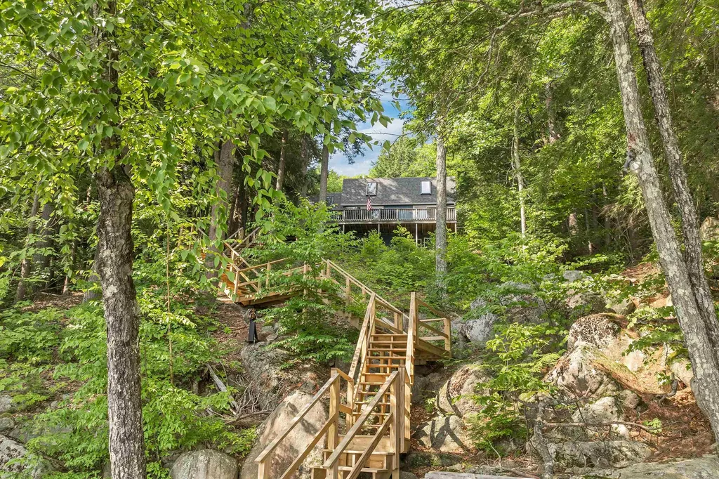 18 Brightwaters Drive New Durham NH 03855