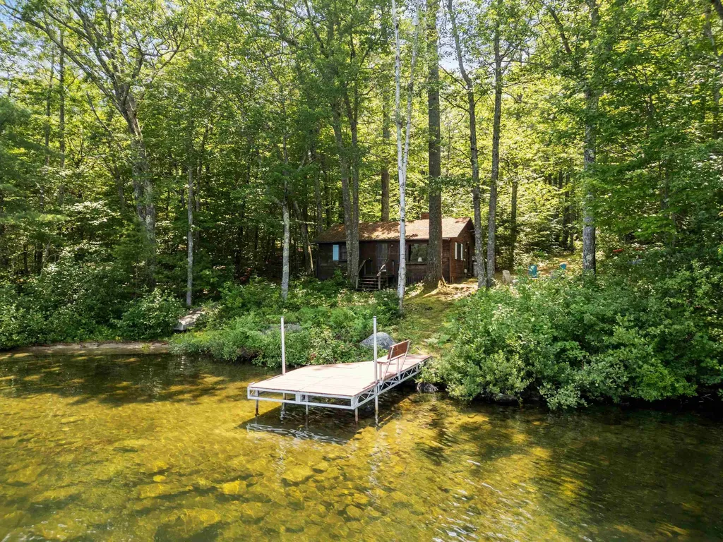 157 Kanasatka Road Moultonborough NH 03254