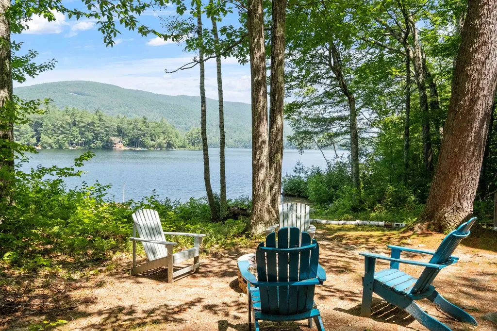 157 Kanasatka Road Moultonborough NH 03254